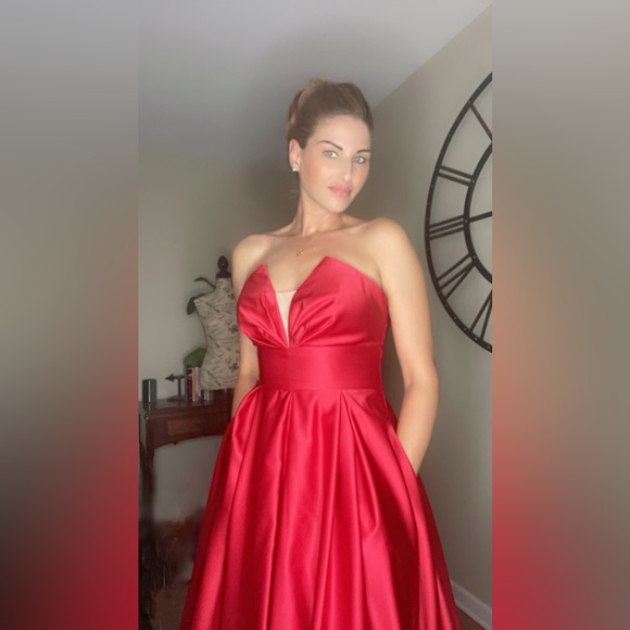 Betsy & Adam Red Satin Strapless Ball Gown, Woman’s Size 6, New With Tags - Picture 2 of 7